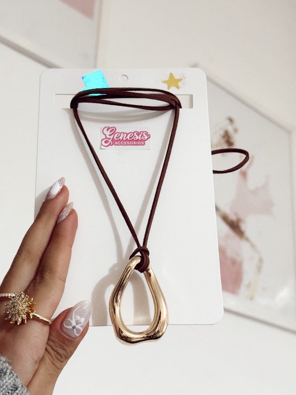 Producto - Choker Lazo Círculo Orgánico Dorado Chocolate