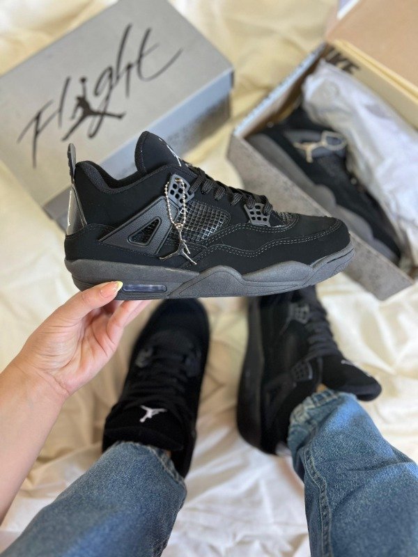 Producto - Nike Jordan 4 Retro