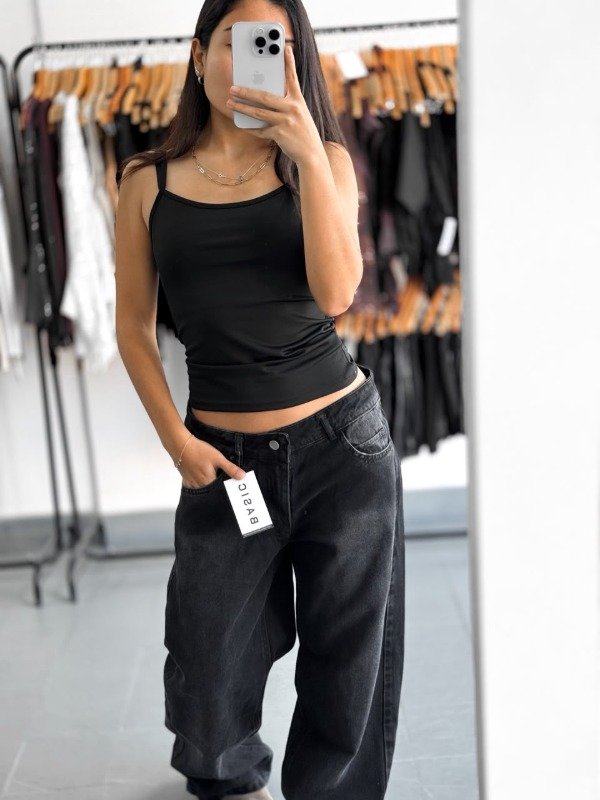 Producto - Jean Wide leg Antonella tiro medio bajo negro