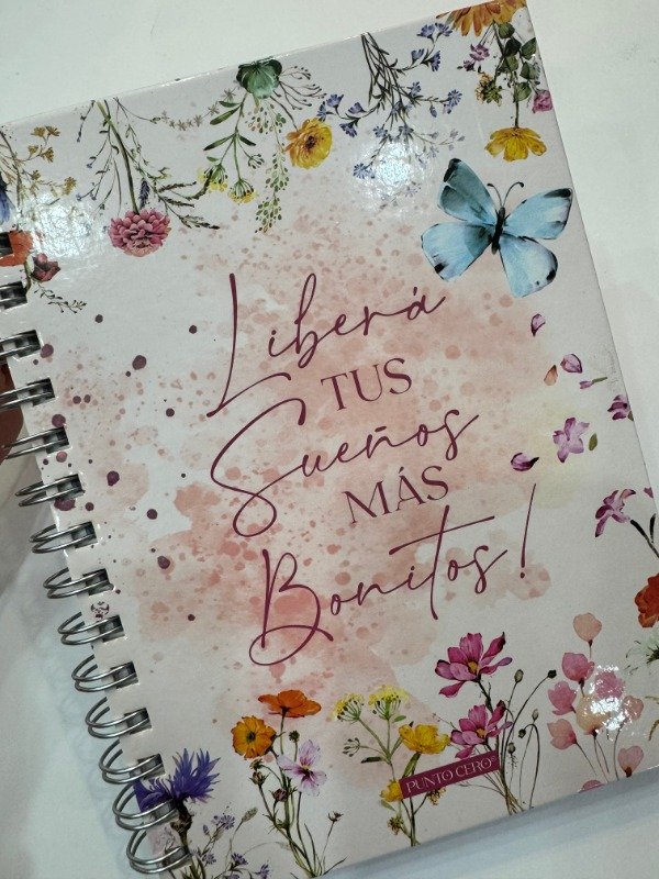 Producto - Cuaderno A5 Punto Cero hoja lisa Libera tus sueños