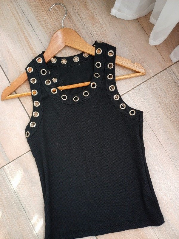 Producto - Musculosa Ojal