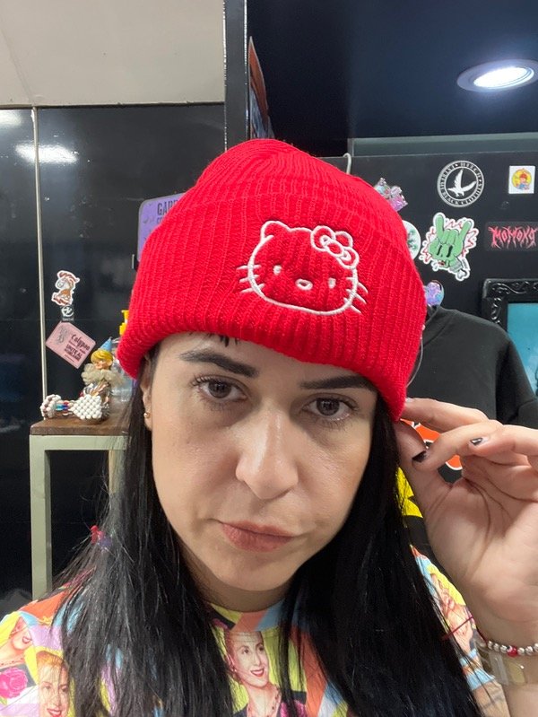 Producto - Gorro de lana kitty rojo
