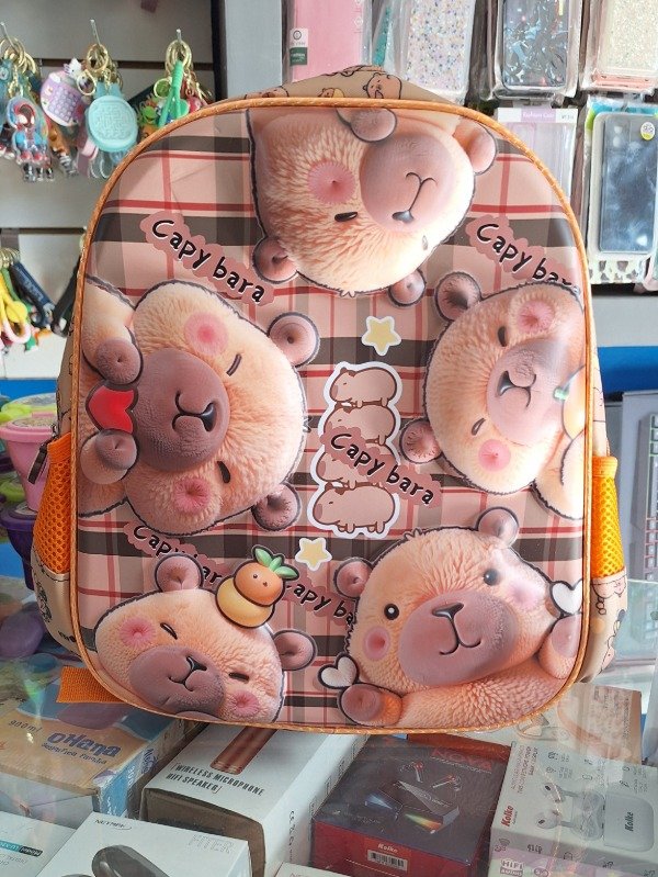 Producto - MOCHILA JARDÍN REFORZADA 3D CAPIBARA