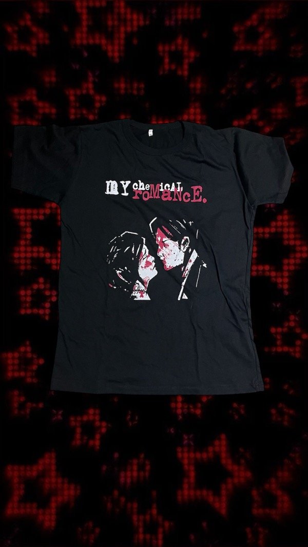 Producto - Remera oversize MCR three cheers