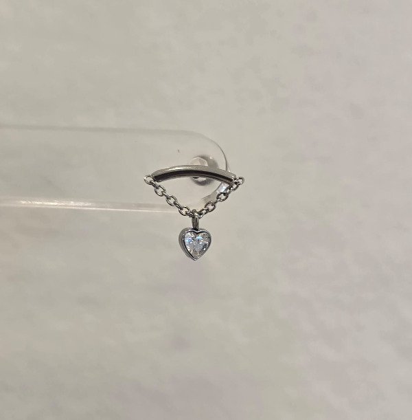 Producto - Labret con cadena y corazón