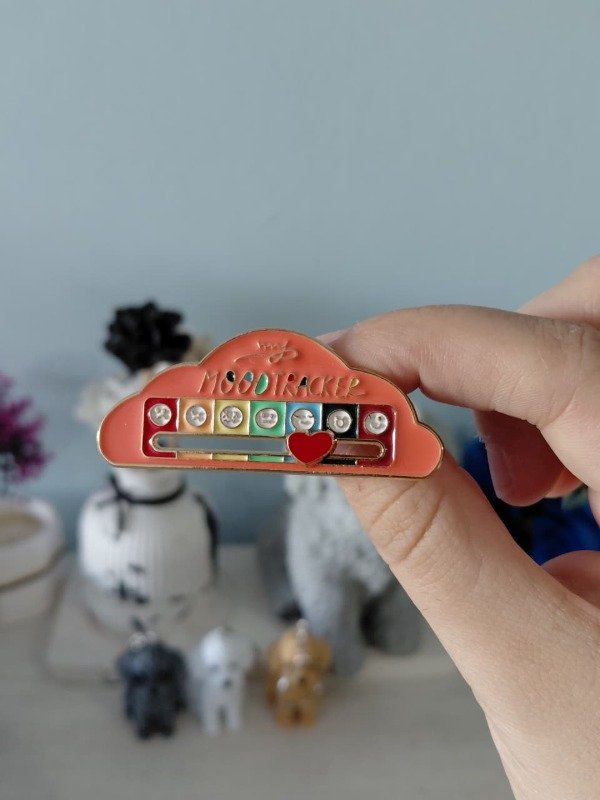 Producto - Pin metalizado - My social battery versión nube "Mood tracker" NARANJA