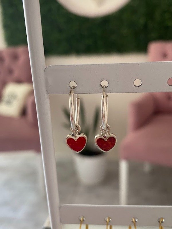 Producto - Argollas corazón piedra roja