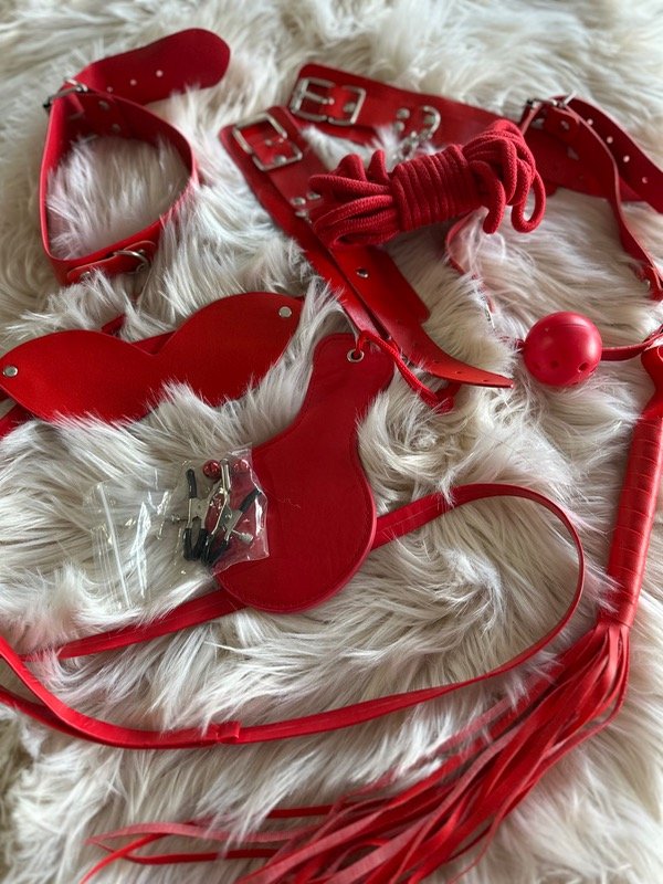 Producto - KIT/ SET ECOCUERO BDSM DE 8 PIEZAS EN ROJO
