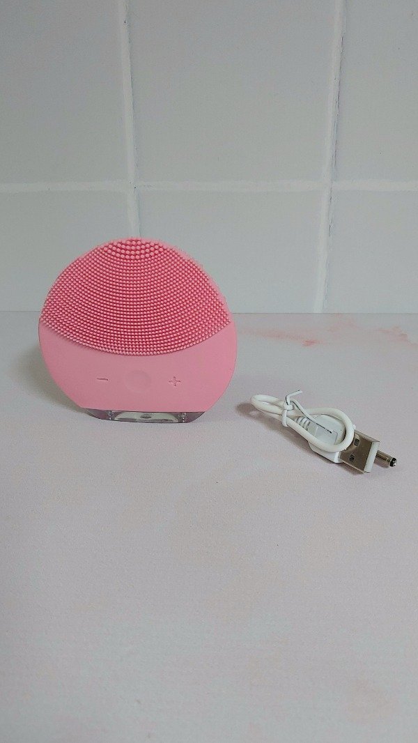 Producto - Forever Rosa masajeador limpiador exfoliante