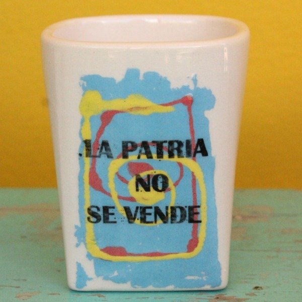 Producto - Mate Cuadrado. La patria no se vende