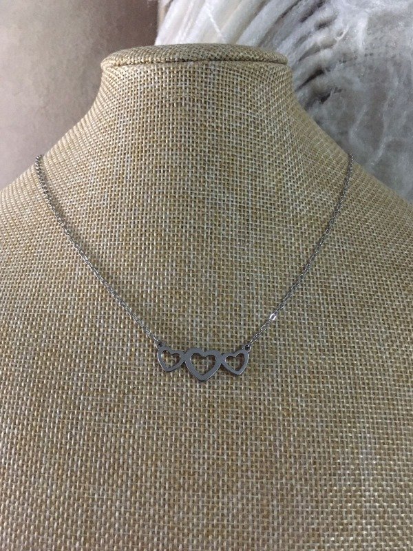 Producto - Cadena Triples Corazones Regulable Acero Quirúrgico
