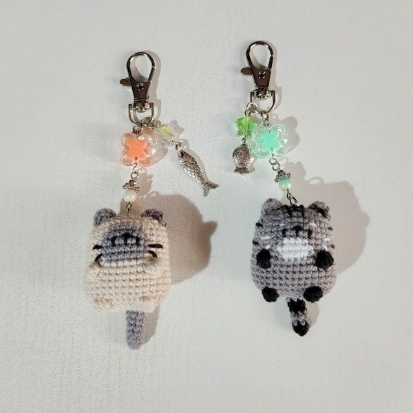 Producto - Par de llaveros gatitos amigurumis