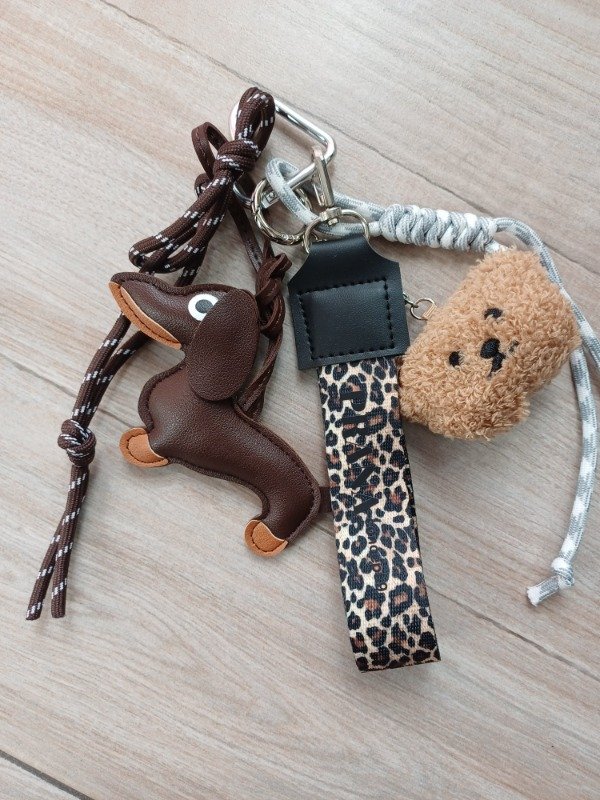 Producto - Charm perro salchi
