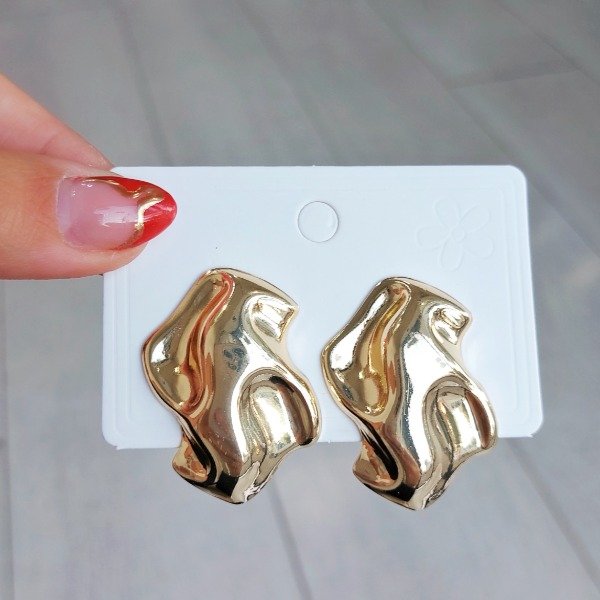 Producto - Aros pasantes dorados ovalado abollado