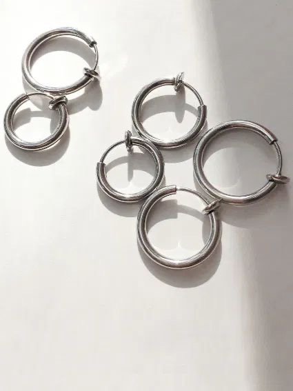 Producto - Argolla Plateada Piercing Falso