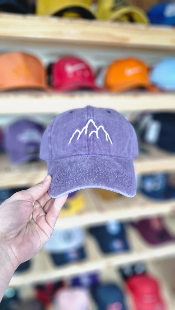 Producto - GORRA VINTAGE MONTAÑA VIOLETA