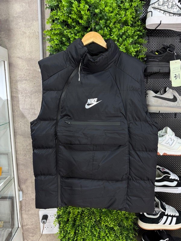Producto - CHALECO NIKE BLACK