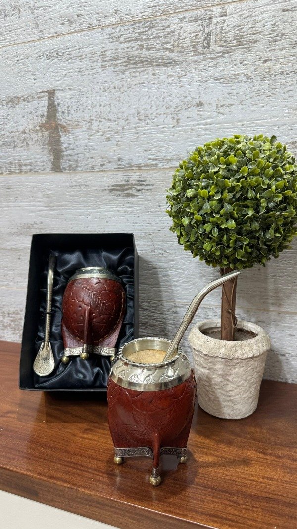 Producto - MATE TORPEDO REPUJADO CON BASE DE ALPACA Y PELOTITAS DE BRONCE