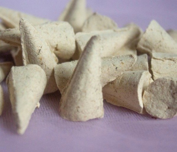 Producto - Sahumerios conitos palo santo