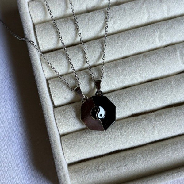 Producto - Collar para compartir de jing y jang (imantado)