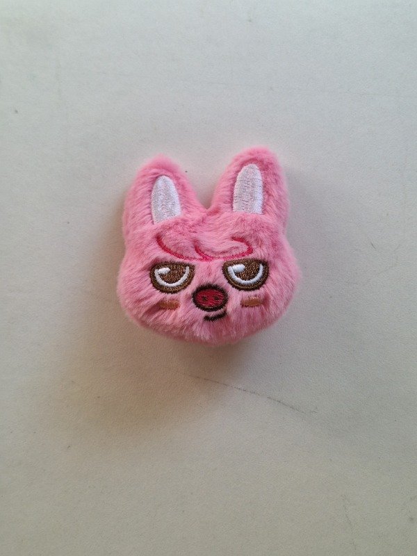 Producto - Stray Kids "SKZOO: Dwaekki" Broche