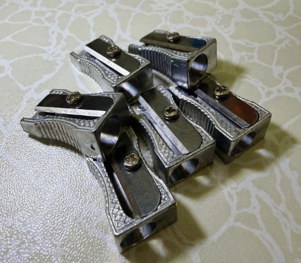 Producto - Sacapuntas de metal x 6 unidades