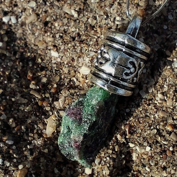 Producto - Zoisita con Rubí