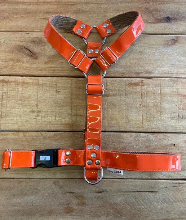 Producto - Pretal en H Charol Naranja