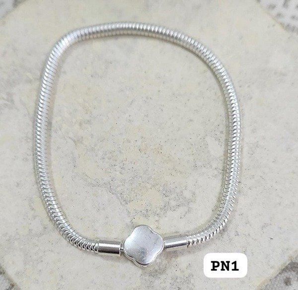 Producto - Pulsera estilo pandora trébol liso