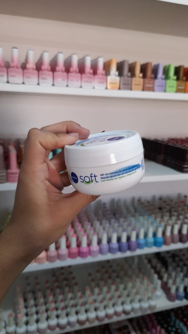 Producto - Crema Hidratante para manos, cara y cuerpo NIVEA