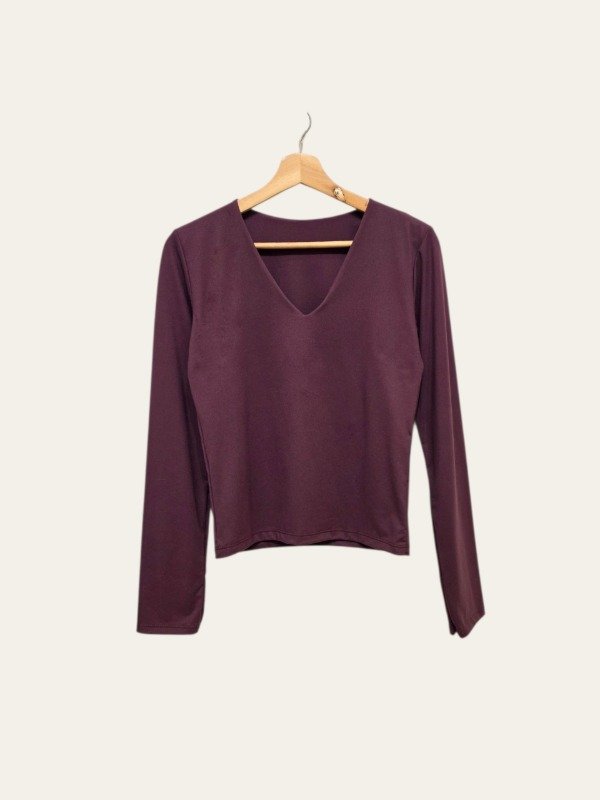 Producto - Remera Valeria manga larga escote V (soft)