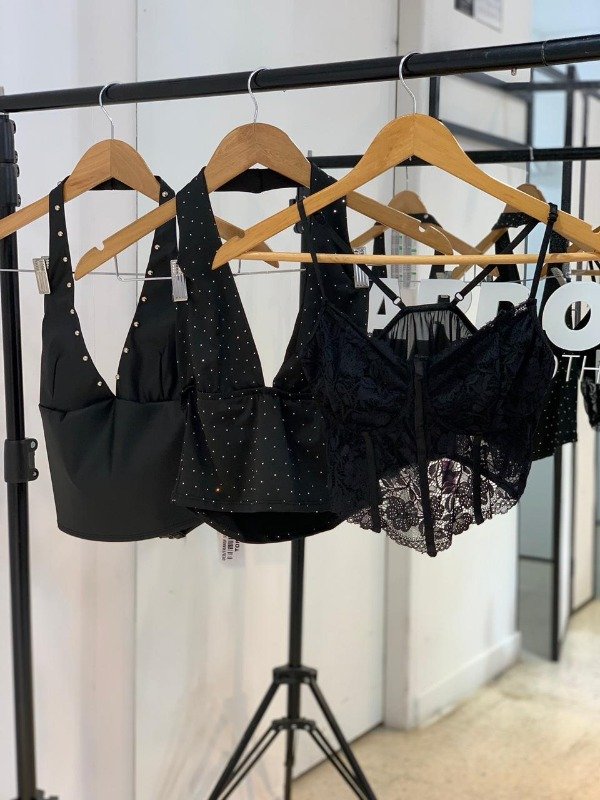 Producto - Tops negros