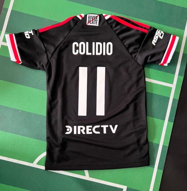 Producto - Camiseta NIÑO River Plate Alternativa 2025 Facundo Colidio