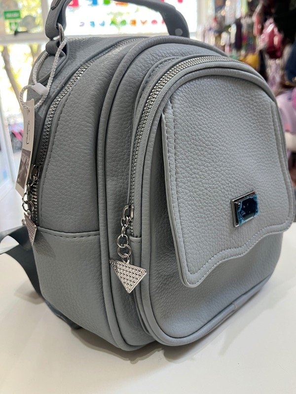 Producto - Mochila rosa o celeste dije triangular - 2