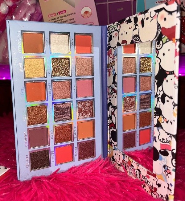 Producto - Paleta de sombras 18 tonos Favorbeauty
