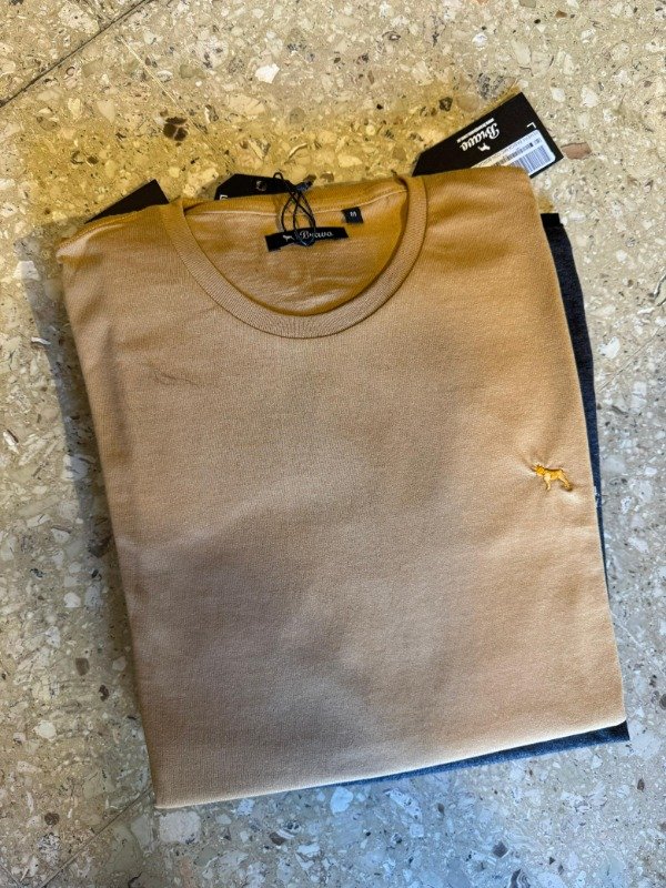 Producto - Remera basica bravo camel