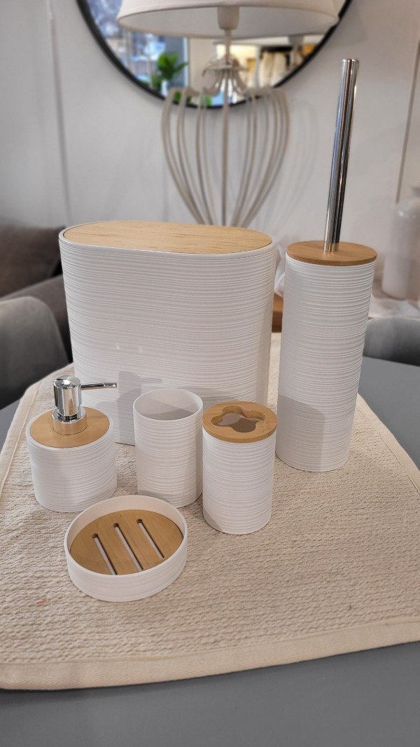 Producto - Set de baño plástico y bambú 6 piezas blanco