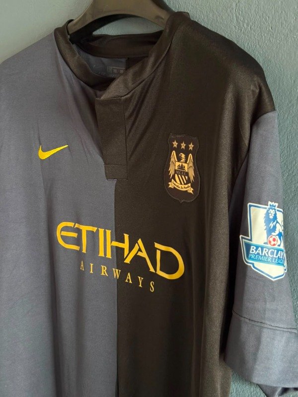 Producto - CAMISETA RETRO MANCHESTER CITY SUPLENTE 2013-14 - 3