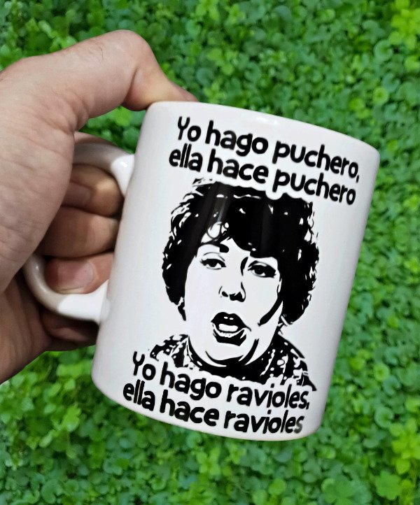 Producto - Yo hago puchero, ella hace puchero... [Esperando la Carroza] [Stencil Art]