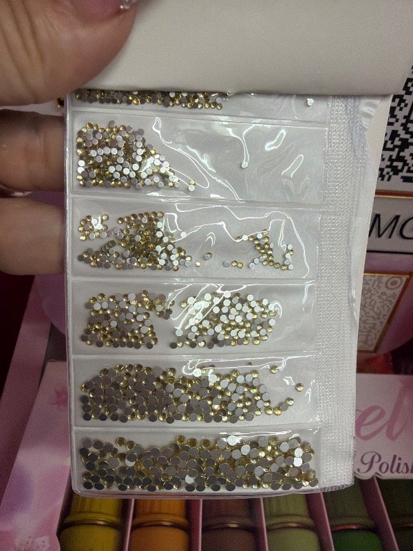 Producto - Strass dorado con division