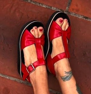 Producto - Sandalia Cuero Rojo semi charolada