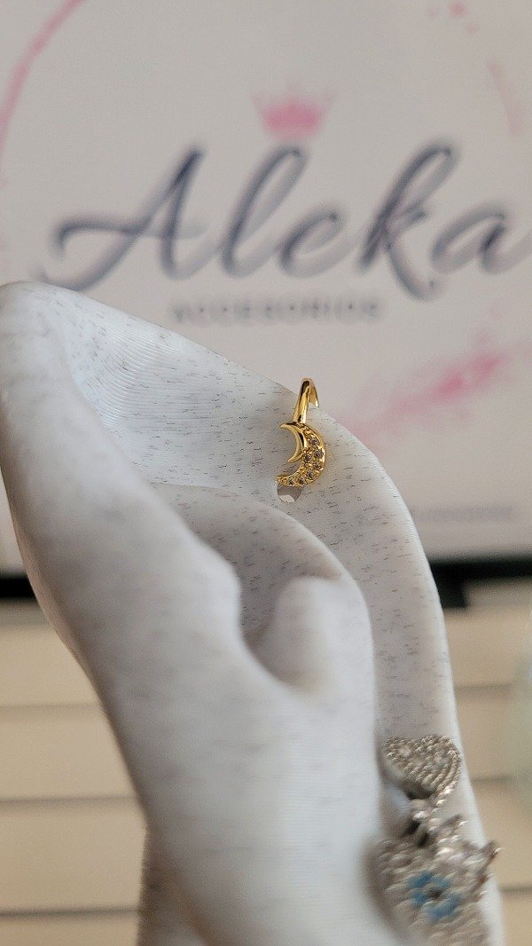 Producto - Aro cuff  luna con strass de acero dorado