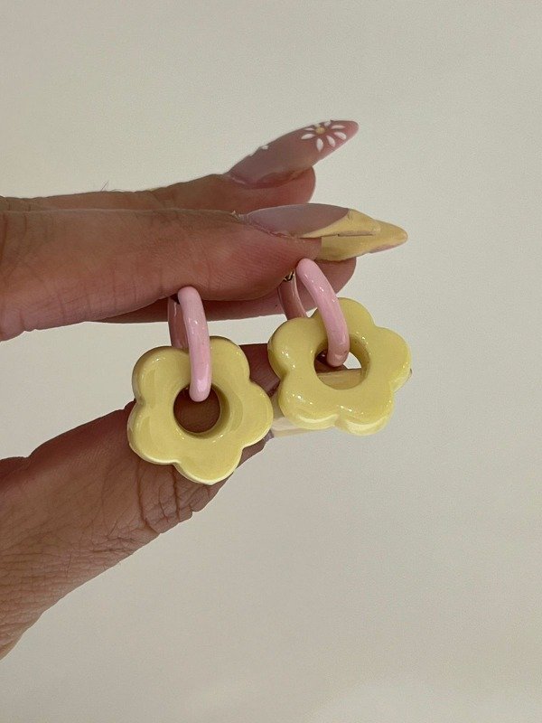 Producto - ARGOLLAS FLOR AMARILLA