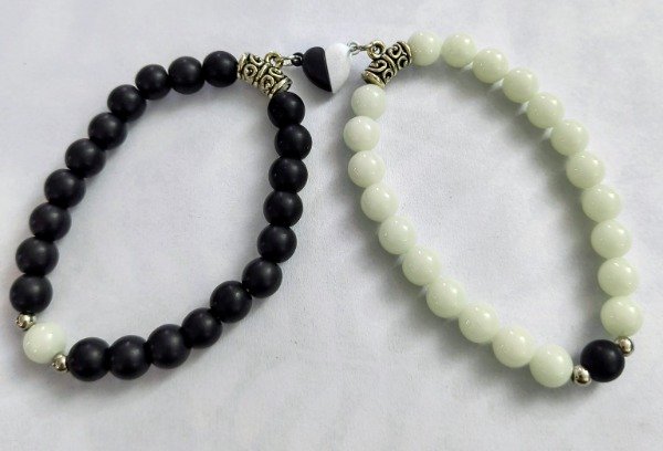 Producto - Pulsera compartir iman corazón brilla en la oscuridad