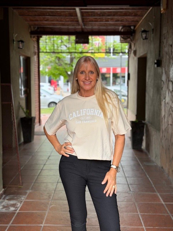 Producto - REMERA CALIFORNIA BEIGE  ALGODON PREMIUM OVER