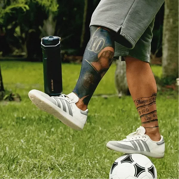 Producto - Botella Stanley x Messi Coleccion starflip aerolight 710ml - 10