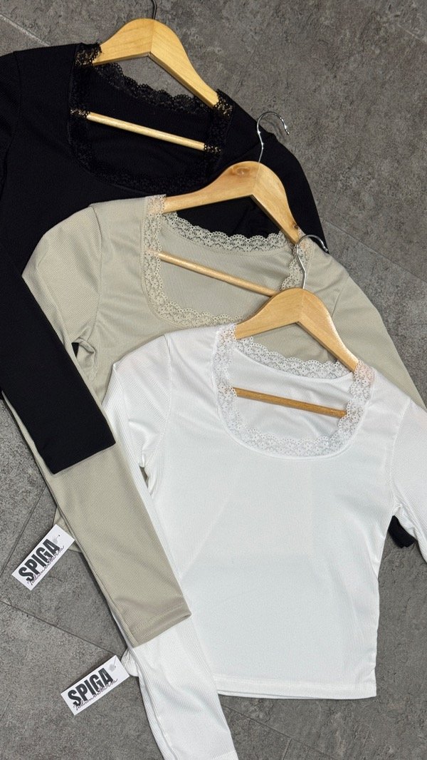 Producto - Camiseta con puntilla