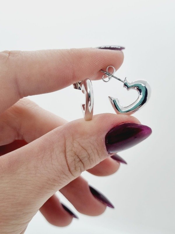 Producto - Aros acero blanco pasante semi argollita medio corazon ccb