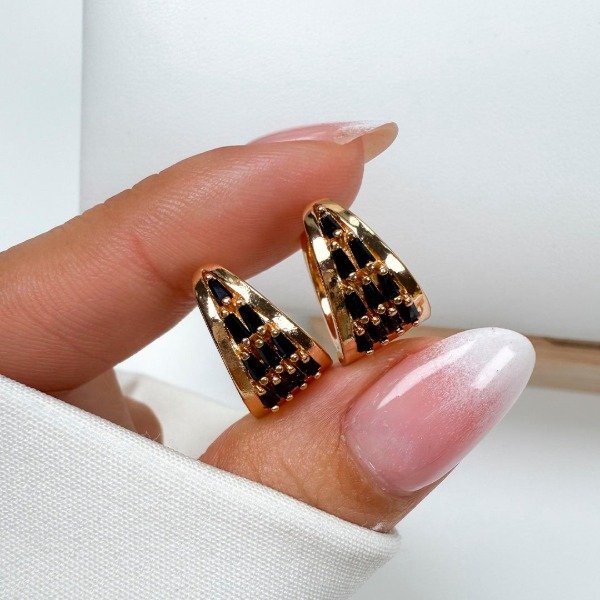 Producto - Aros Dorado Namy - Piedritas Negro