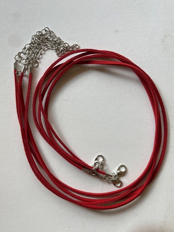 Producto - Cordón rojo gamuza